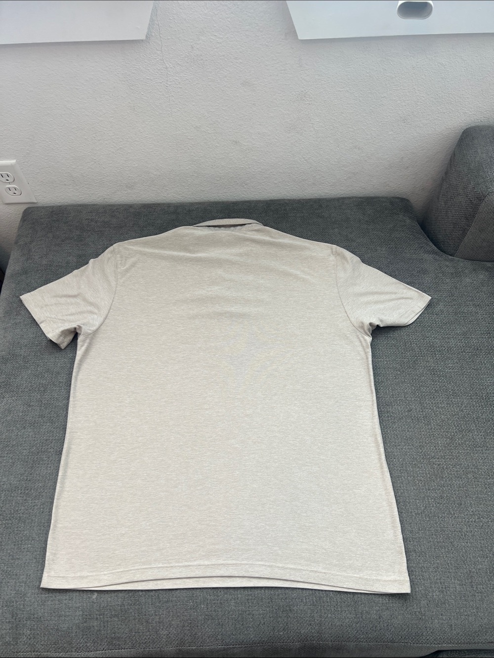 Vuori Men's Polo in Light Beige Heather - Picture 4 of 6
